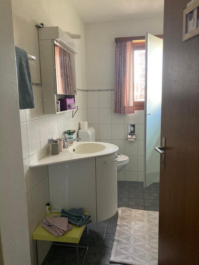 Konditor B & B Frenkendorf Екстериор снимка